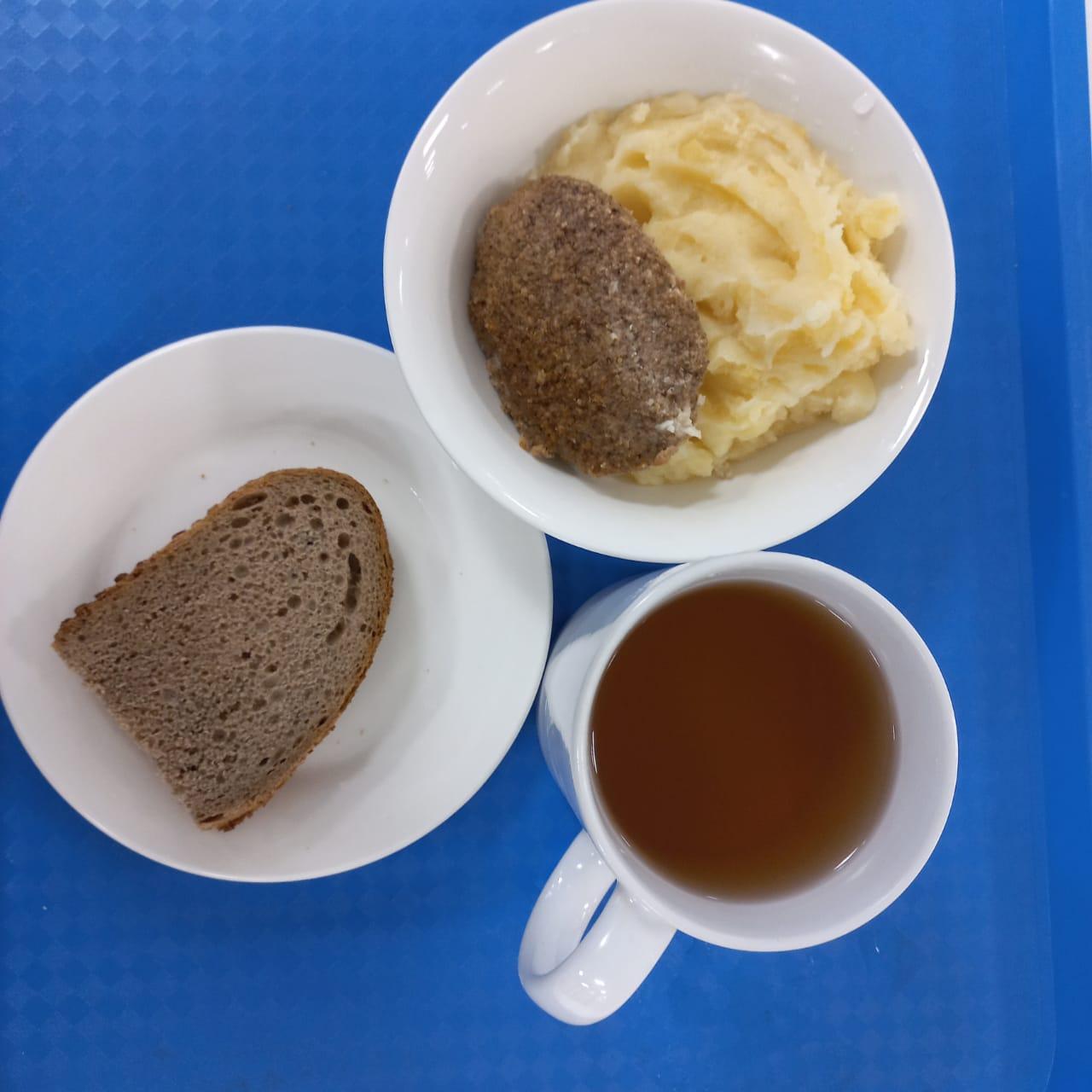 15.09.2022. Жалпыға бірдей міндетті білім беру қоры есебінен тегін тамақтанатын 1 - 1 0 сынып оқушыларына арналған ас мәзірі (күз-қыс) І I I  апта